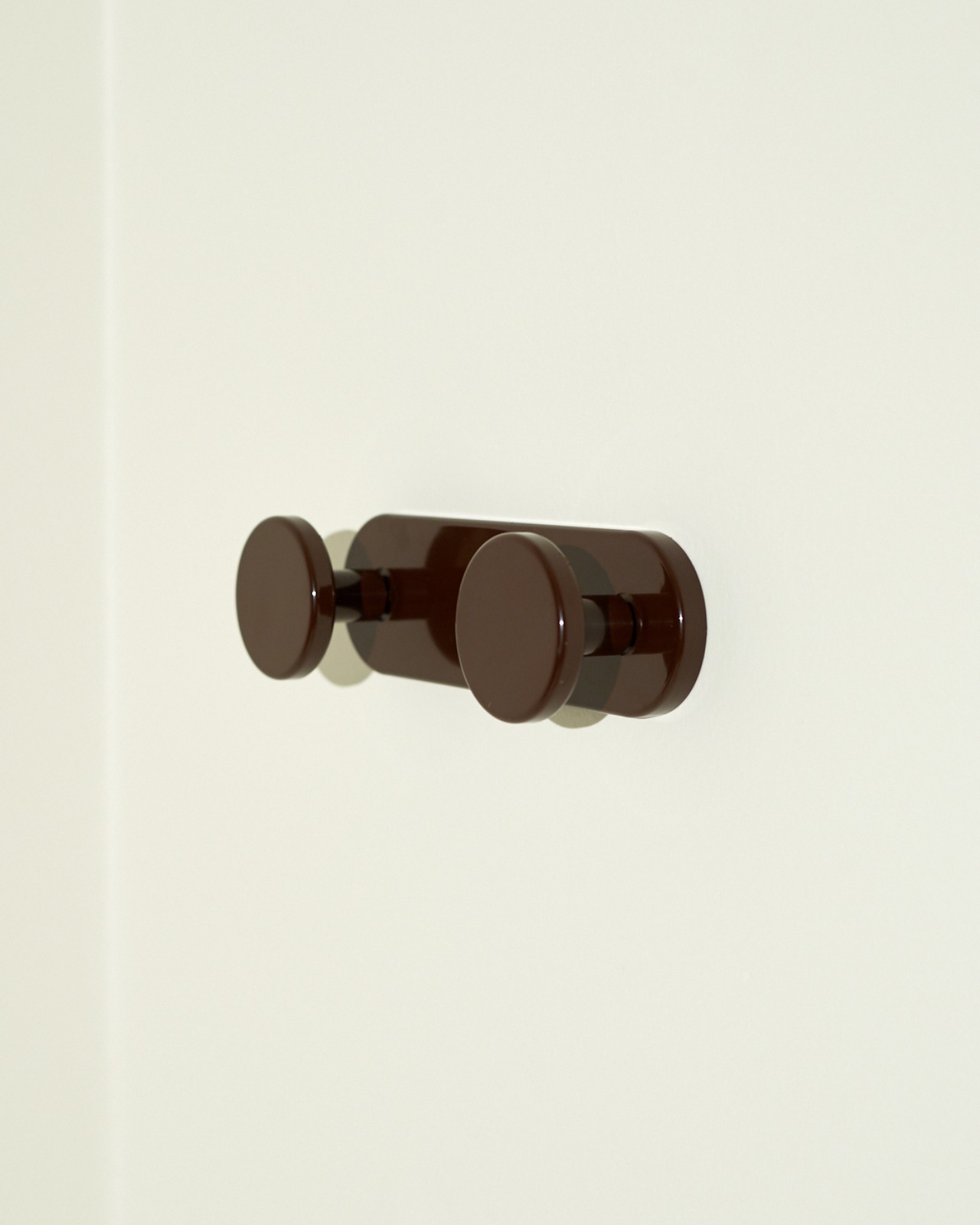 #7840 / Con &amp; Con Round Wall Hook (brown)