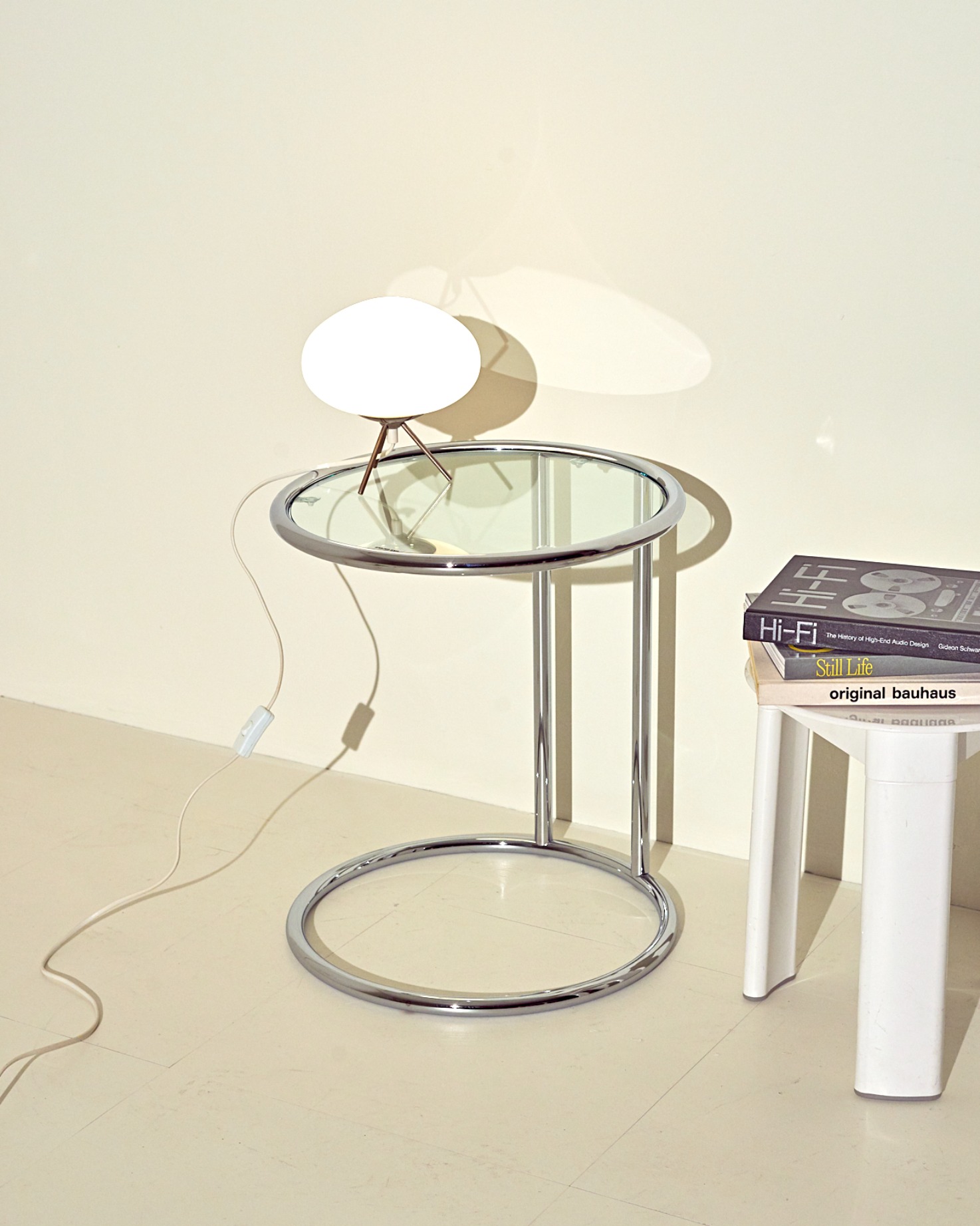 #620 / Bauhaus Side Table