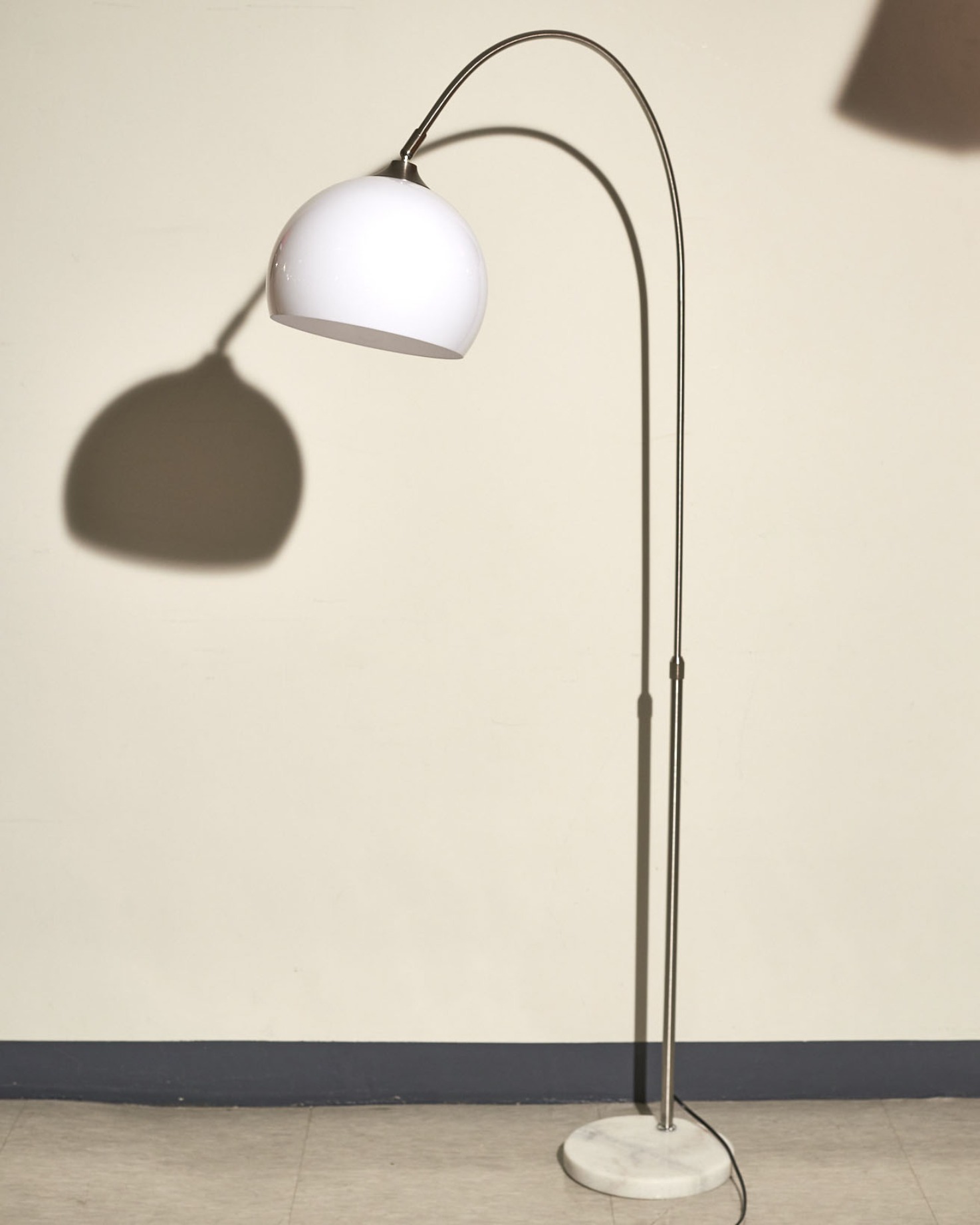 #1005 / Guzzini Style Lamp - Small (white)