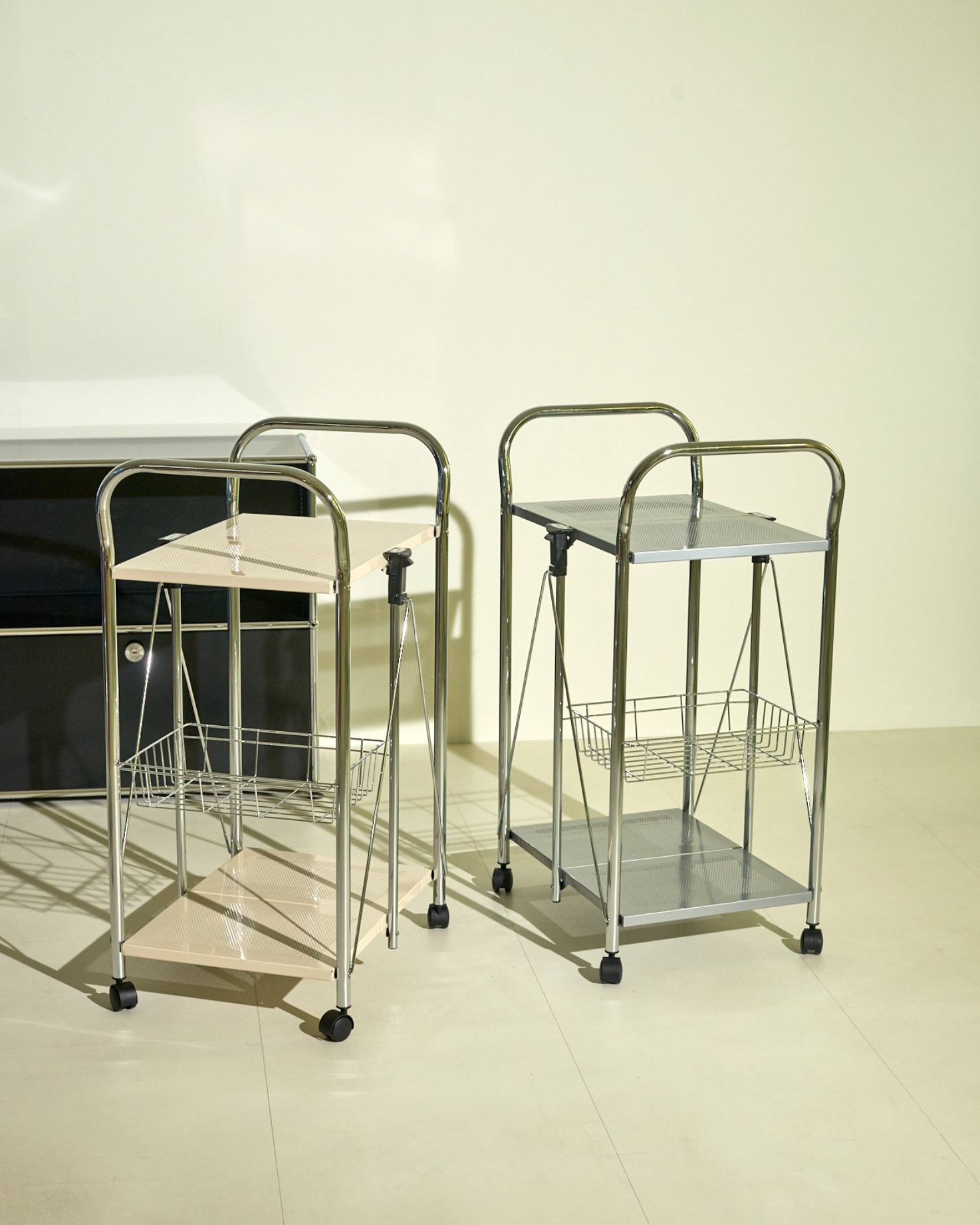 #587, #586 / At - Home Trolley (silver / ivory)