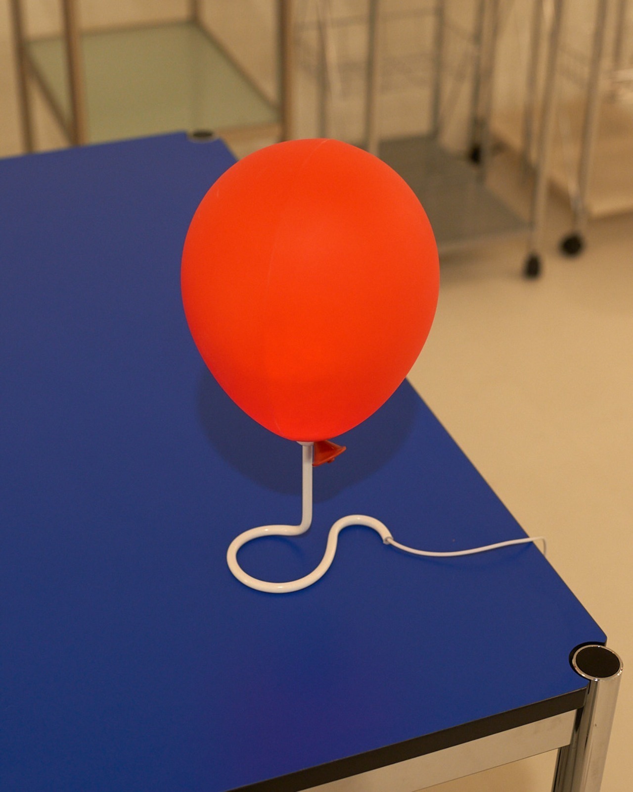 #7780 / Red Balloon Desk Lamp
